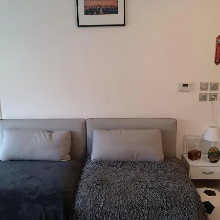 Quiet Charming T2 With Terrace 5km From Lyon Apartment Dardilly