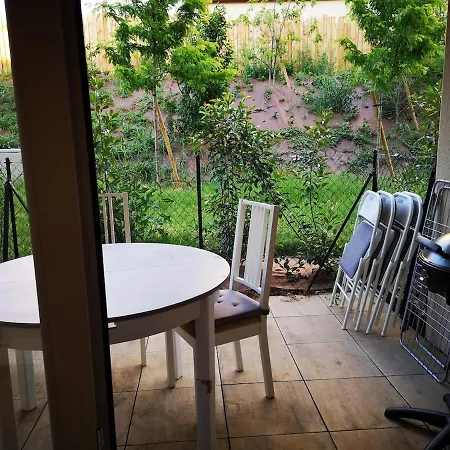 Quiet Charming T2 With Terrace 5km From Lyon *