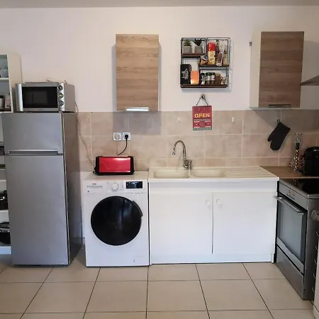 Quiet Charming T2 With Terrace 5km From Lyon * Dardilly