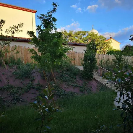 Quiet Charming T2 With Terrace 5km From Lyon * Dardilly